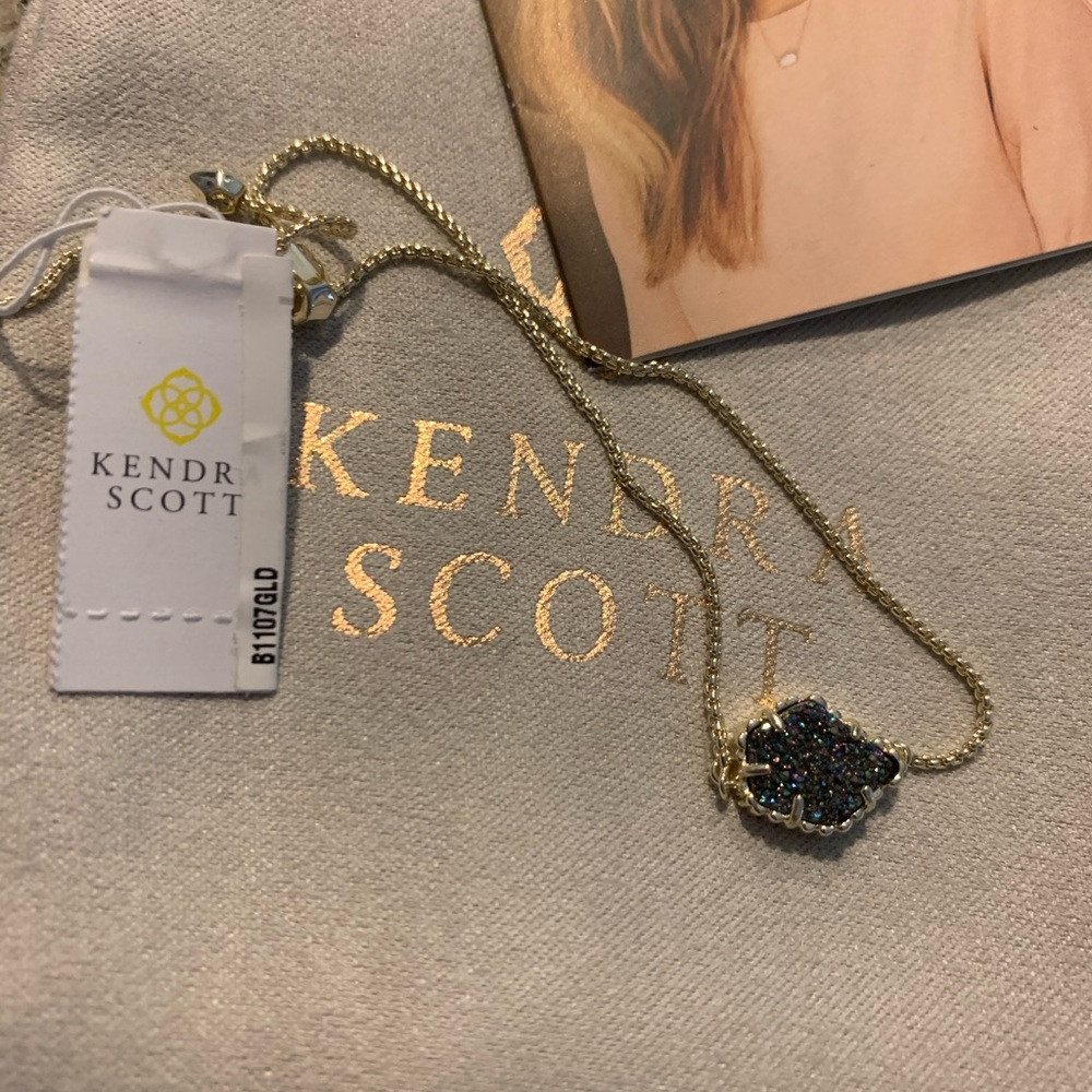 KENDRA SCOTT Theo 14K
Yellow Gold Plated Brass
Adjustable Bracelet on